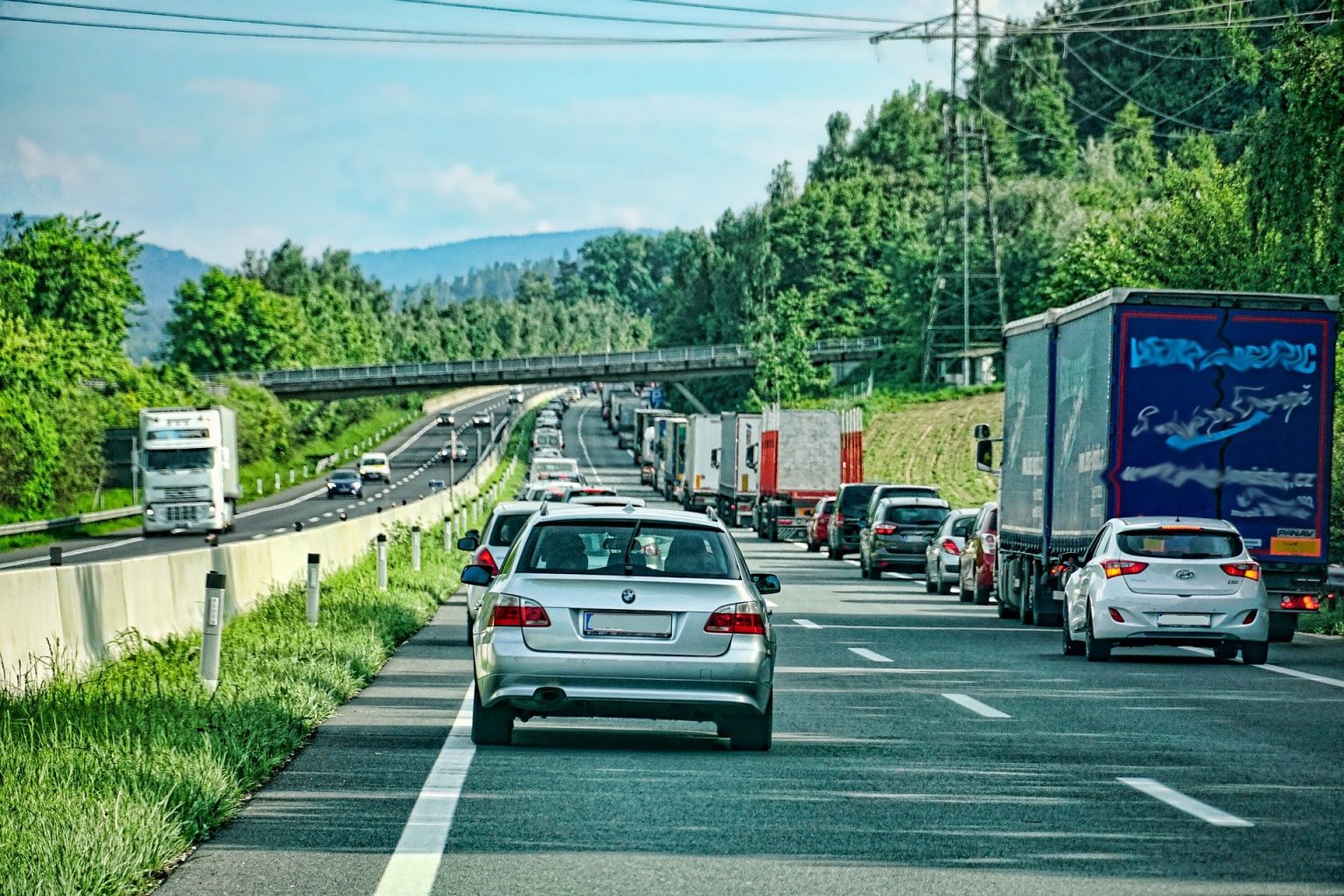 Rettungsgasse Bei Stau So Bildet Man Sie Richtig